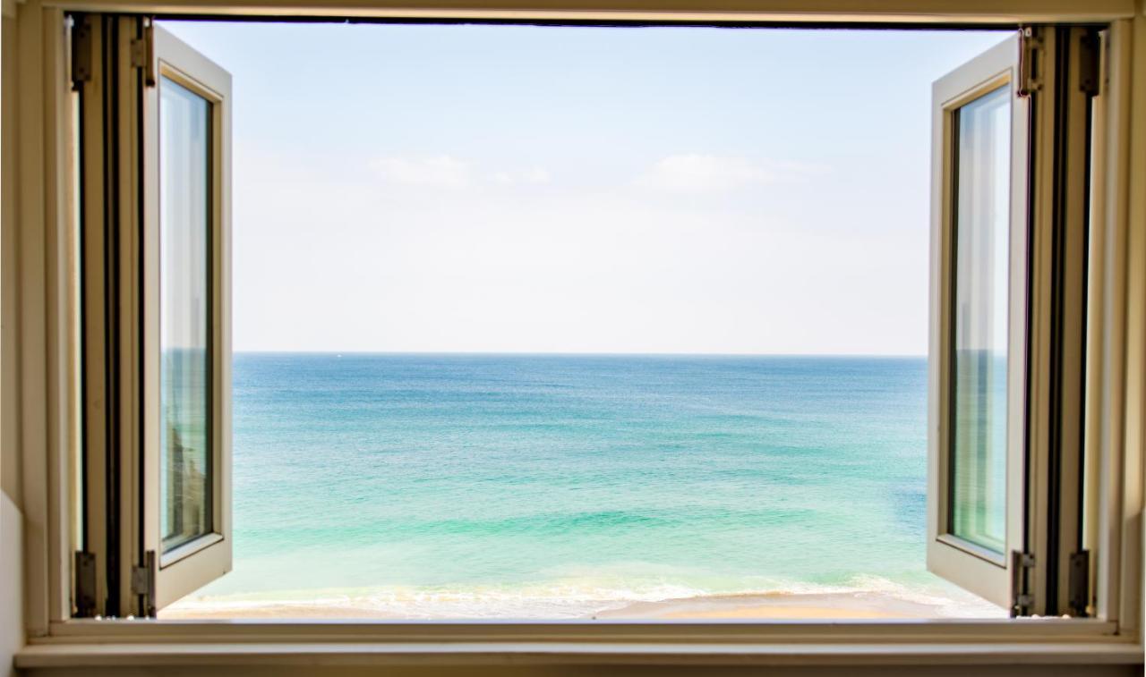 Tolcarne Beach Colonial Restaurant And Rooms New Quay Exterior foto